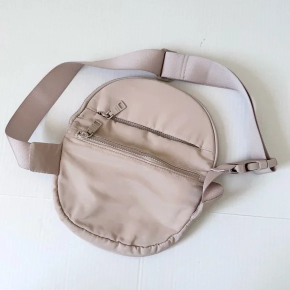 Steve Madden Belt Bag - Picture 3 of 7